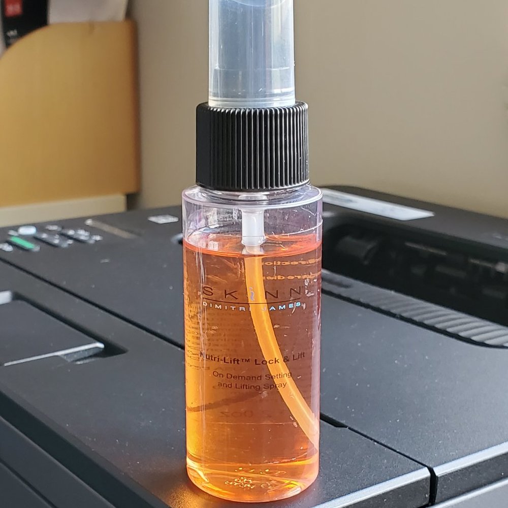 SKINN Dimitri James Nutri-Lift Lock & Lift Spray - Picture 2 of 5
